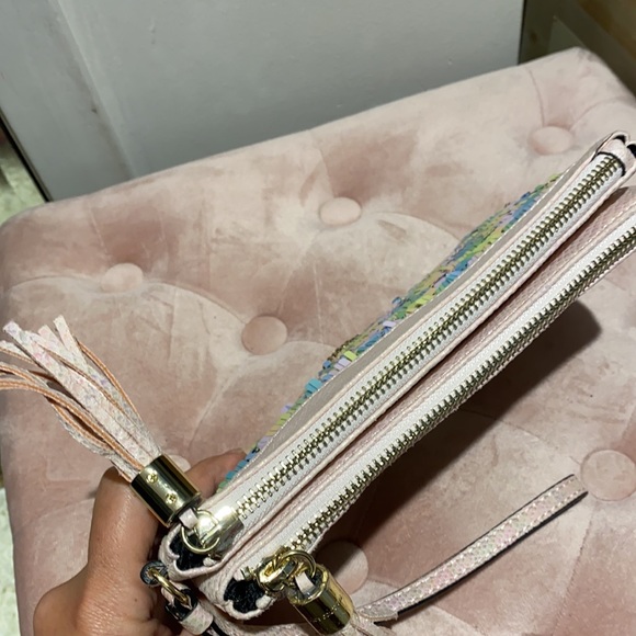 Juicy couture wristlet - Picture 2 of 3